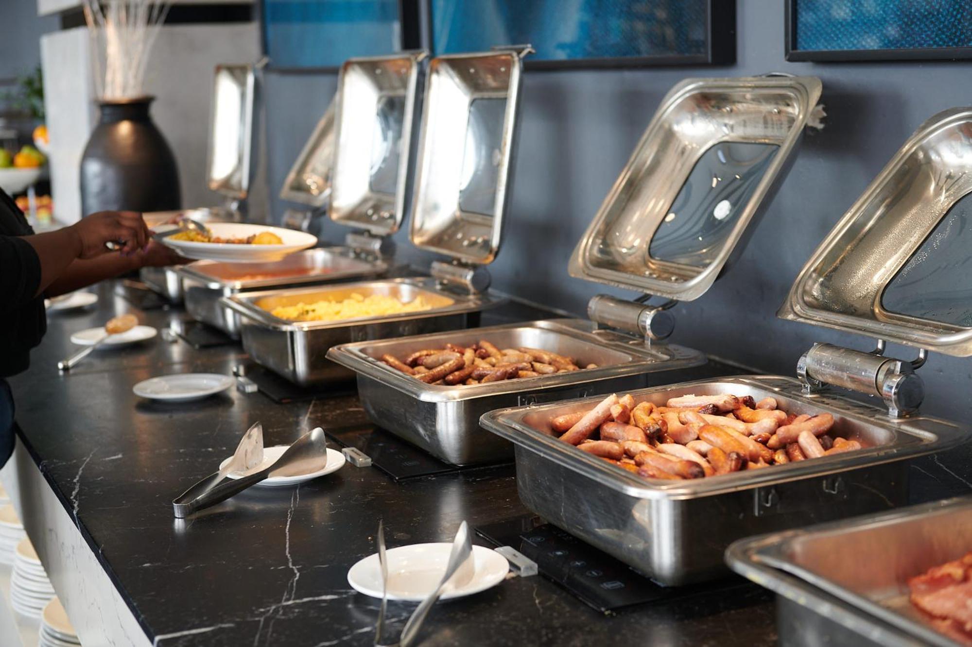 The Capital Pearls Hotel Durban Exterior photo A buffet