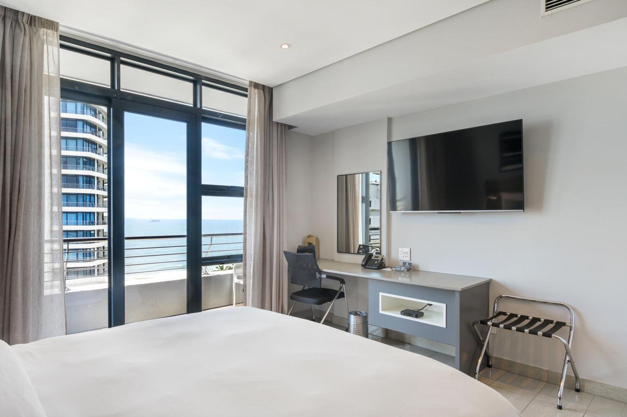 The Capital Pearls Hotel Durban Exterior photo A bedroom at the hotel